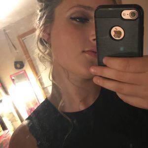 Meet your Posher, Izora